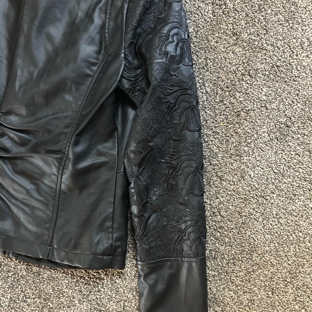 Leather jacket - Picture 7 of 9